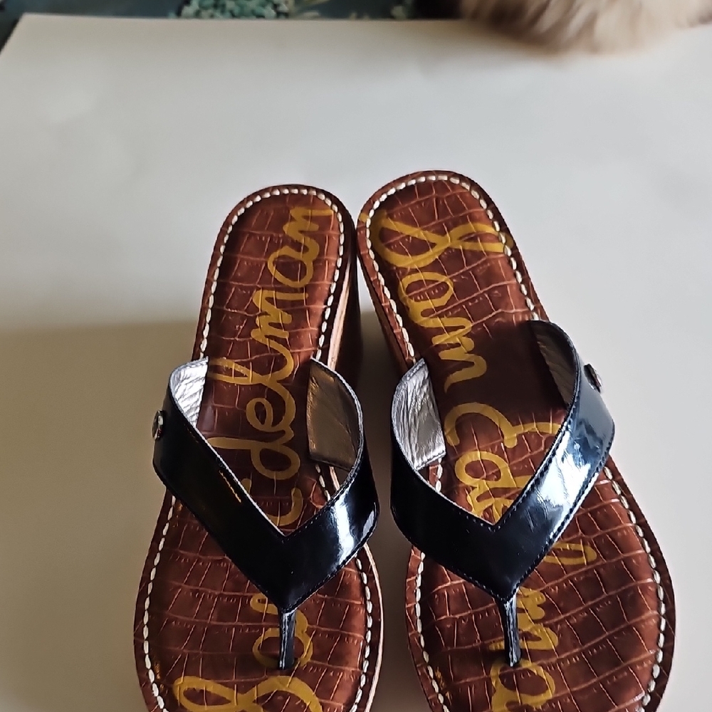 Sam Edelman Black Patent Thong Sandals with Brown Footbed